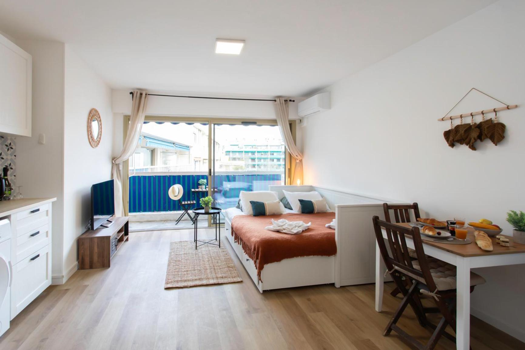 A1 - Centre 5 Min To Sea - Ac & Balcony Antibes