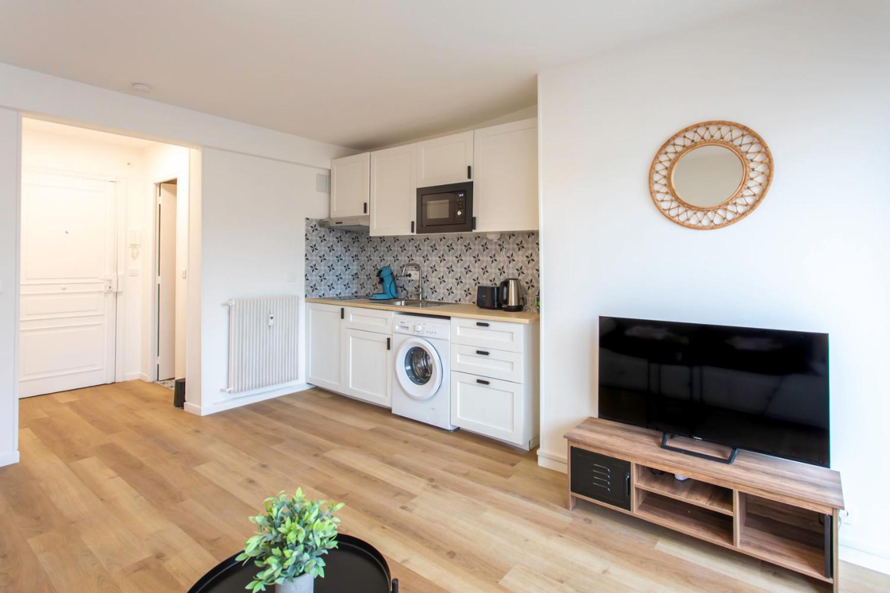 A1 - Centre 5 Min To Sea - Ac & Balcony Antibes