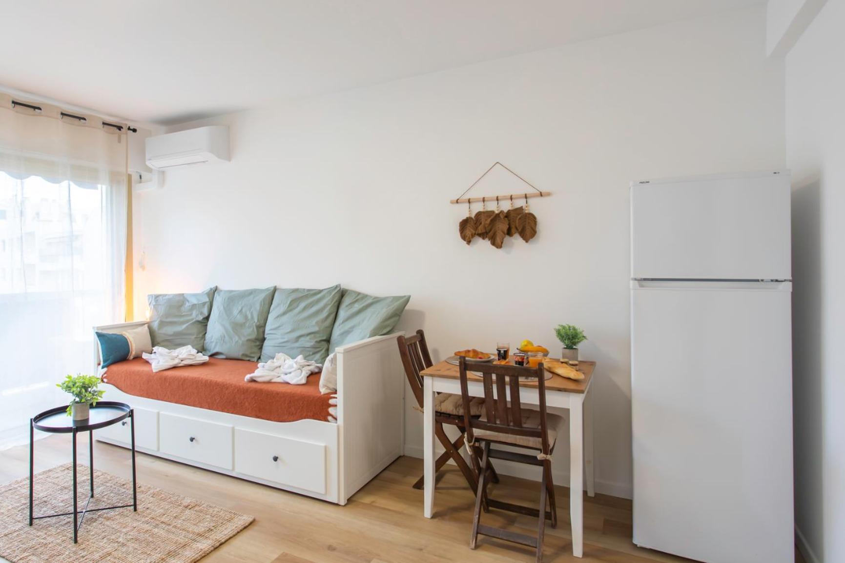 Apartment A1 - Centre 5 Min To Sea - Ac & Balcony Antibes